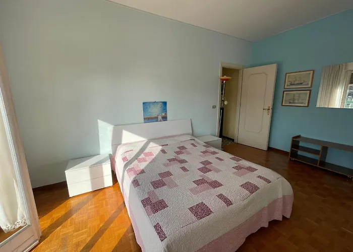 Apartment A 2 Passi Dal Mare