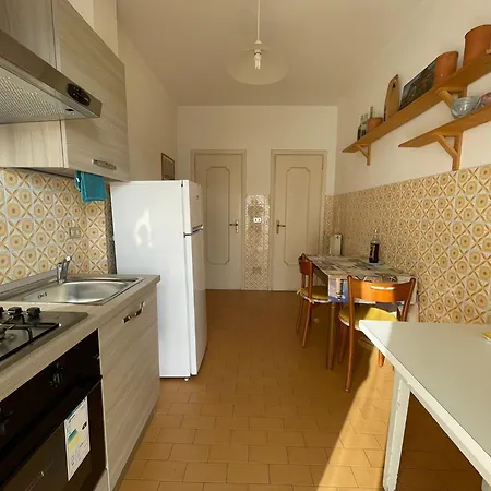 Apartment A 2 Passi Dal Mare *