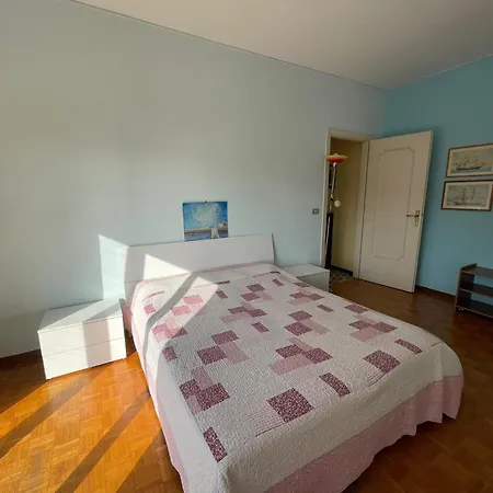 Apartment A 2 Passi Dal Mare